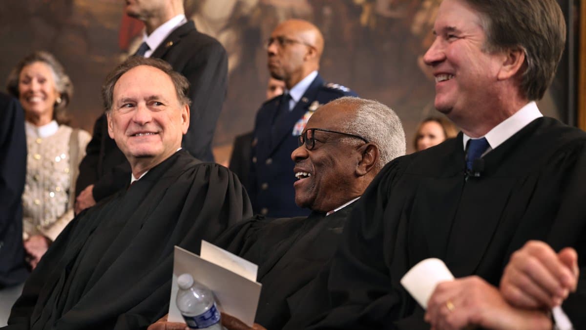 Miembros de la Corte Suprema en la asunción de Trump