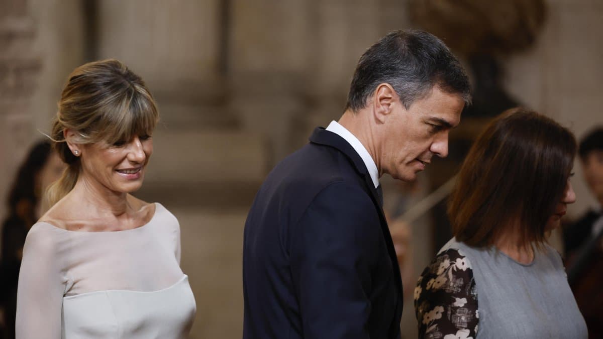 El presidente del Gobierno de España, Pedro Sánchez, y su esposa, Begoña Gómez.
