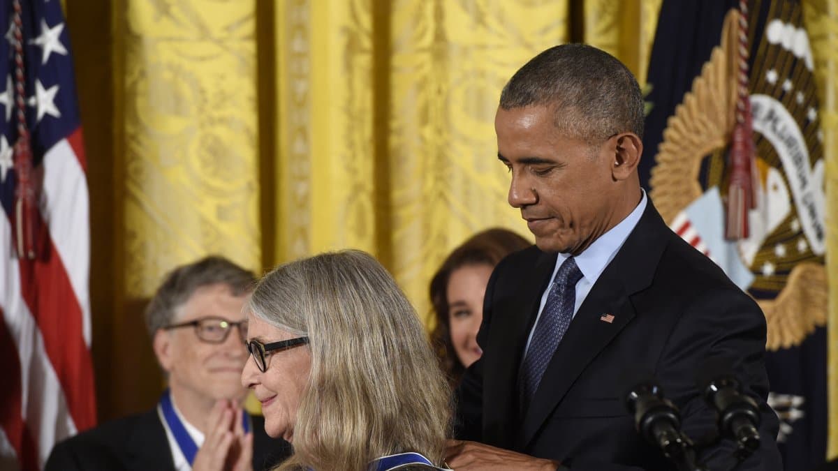 Obama entrega a Margaret Hamilton la Medalla Presidencial de la Libertad