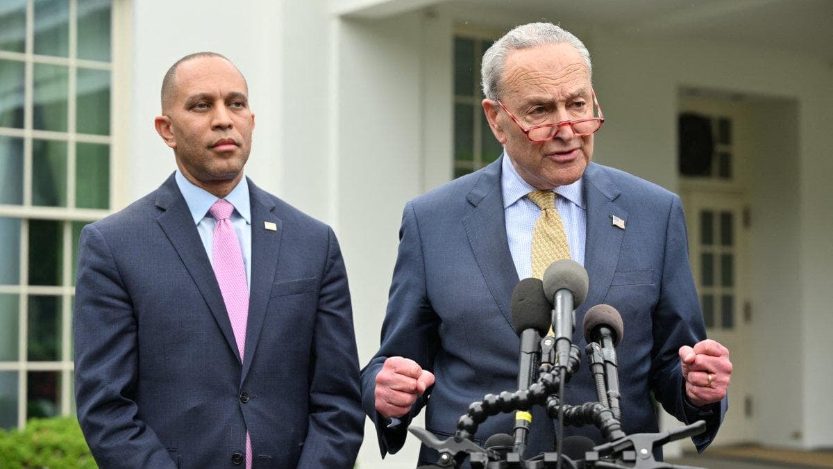 US Senate Majority Leader Chuck Schumer (D-NY) and US House Minority Leader Hakeem Jeffries (D-NY).