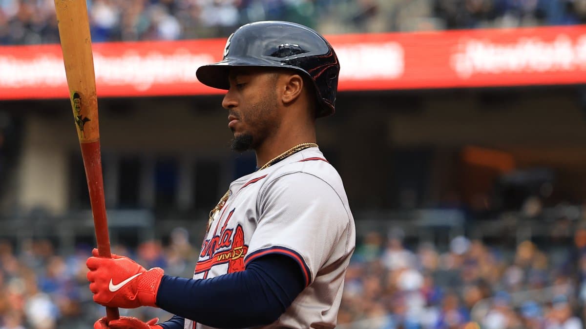 Ozzie Albies, a la espera de su turno al bate